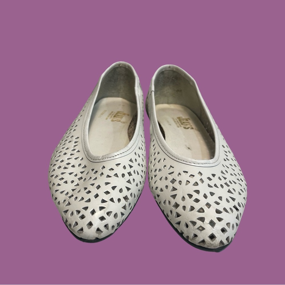 [7B] VINTAGE Flats White Leather Laser Cut shoe western ballet 90s